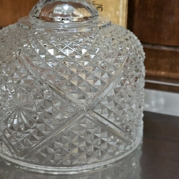 Fostoria Avon Diamond Starburst Cheese Butter Dome Lid Cloche 4" pressed glass - Picture 8 of 9